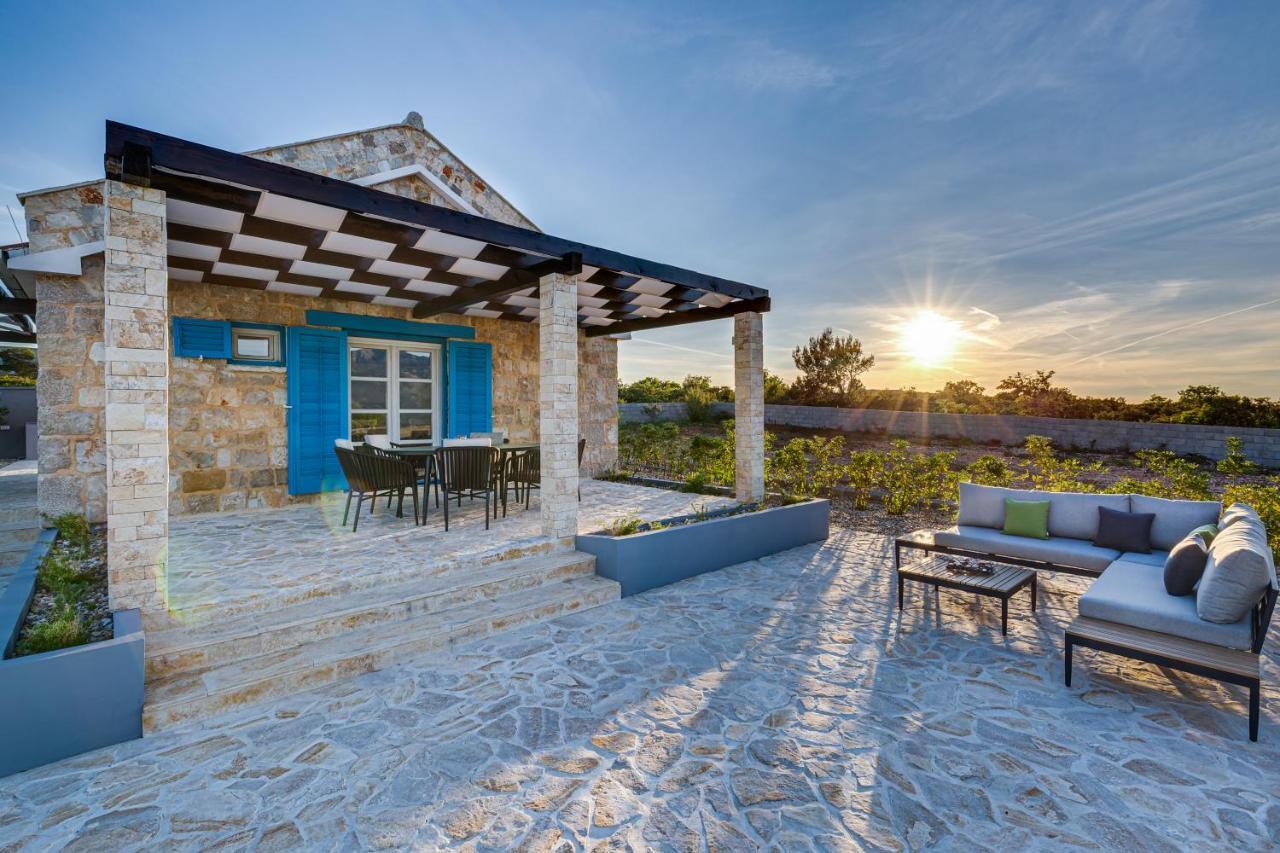 Stonehouse Milan Villa Razanac Luaran gambar